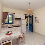 Natassa Apartment *